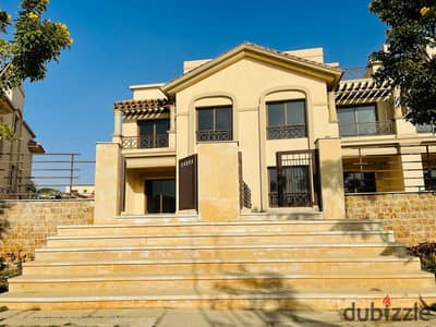 Corner townhouse villa for sale in Madinaty, prime location, 211 sqm.