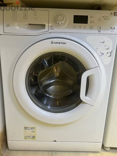 غسالة ملابس أريستون (ARISTON) 7 كيلو - بحالة ممتازة