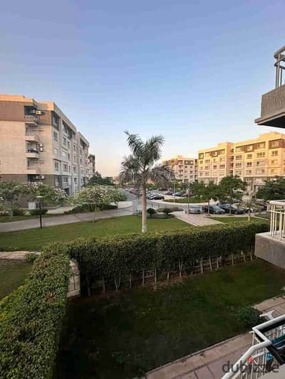 مدينتى شقه للبيع 140 متر فى الb10 تشطيبات خاصه بحرى بالكامل جاردن فيو