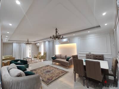 شقة مفروشة مودرن - 175 متر مربع للإيجار - ذا سكوير القاهرة الجديدة