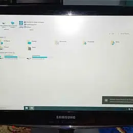 شاشة سامسونج بحالة الجديد65052280941569121