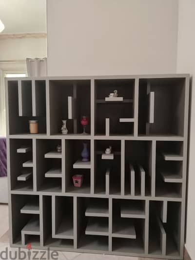 Decorative wooden shelf