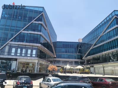 Clinic for sale in Ritzy Mall, opposite Greens Compound. The clinic is 87 square meters.