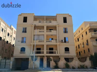 شقة 196م بالمنطقة السادسة  عمارات دور رابع امامى بحرى نصف تشطيب على المحارة خطوات من شارع الحرية واللمشى السياحى ودقائق من كمبوند حسن علام وكمبوند الم