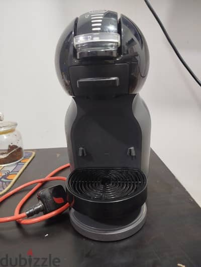 ماكينه كبسولا دولتشي جوستو ميني مي الأصلية )Nescafe( بحاله ممتازه
