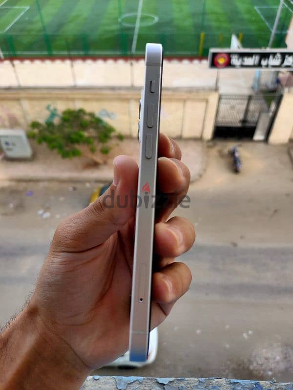 Iphone 12 like new 4