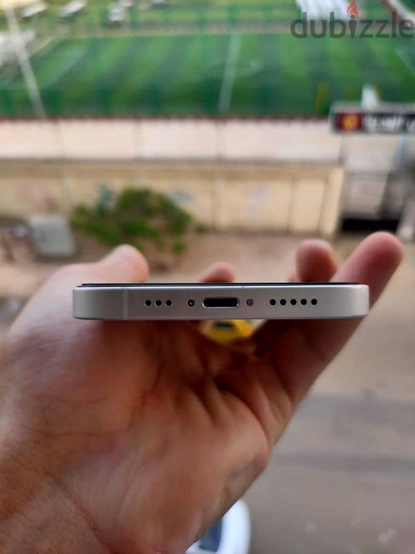 Iphone 12 like new 5