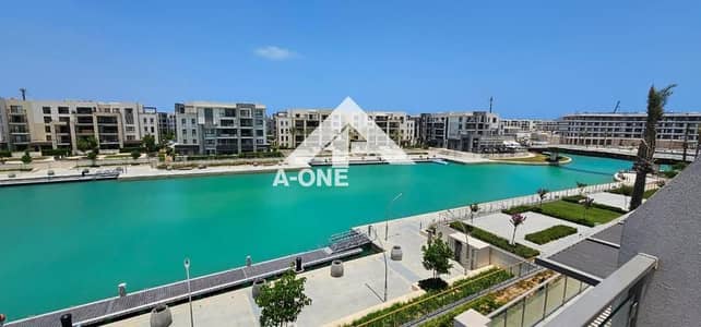 شاليه sea view علي القنال للبيع المساحه 196م في مارينا مراسي -3 غرفه 3 حمام وتراس كبير – مفروش بالكامل - مراسي الساحل الشمالي marina marassi سيدي عبد