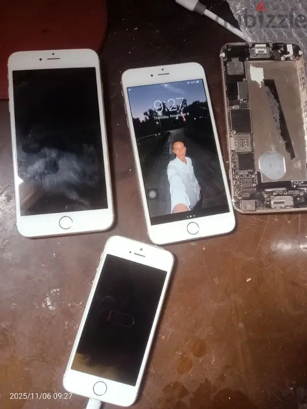 3 dispositivos iPhone 6 Plus y 1 dispositivo iPhone 5s