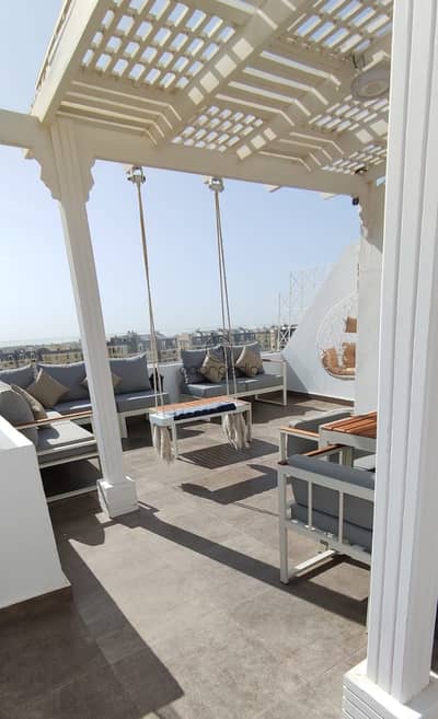 Semi Furnished Penthouse For Sale in Mountain View Hyde park -View Garden