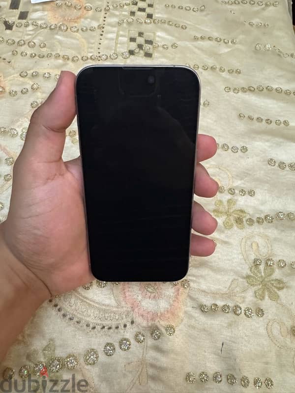 iPhone 15 pro natural titanium 1