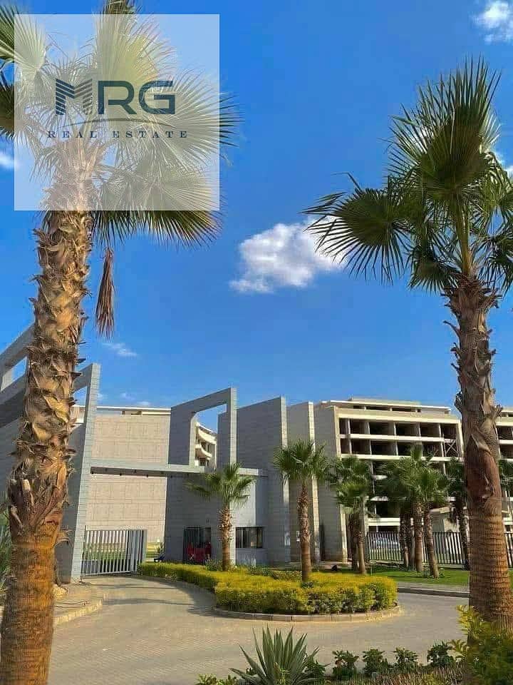 4 Bedrooms 324 sq.M Apartment for sale 8,800,000 EGP in Lakefront, Hadayek October