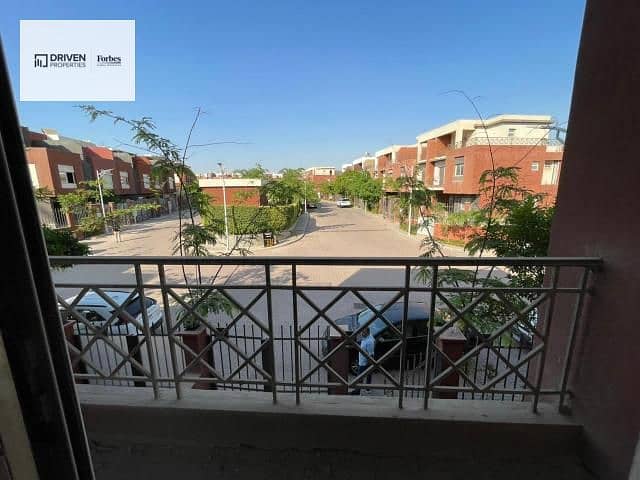 3 Bedrooms 225 sq.M Townhouse for sale 18,000,000 EGP in Continental Residence Compound, Sheikh Zayed