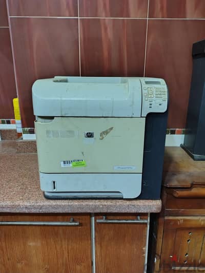 للبيع طابعة HP LaserJet P4015x أصلية ومتاح بالتقسيط