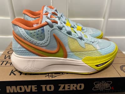 Nike Kyrie 8 size 49