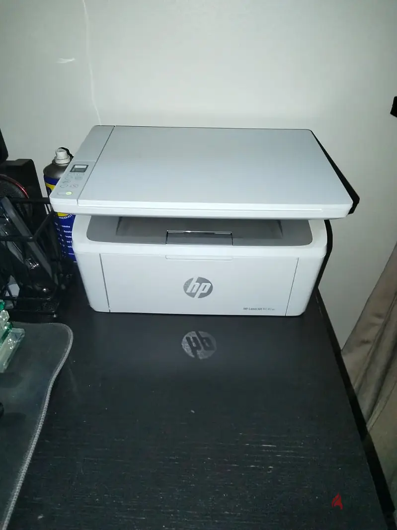 Impresora multifunción HP LaserJet M141w con impresión inalámbrica, copia y escaneo