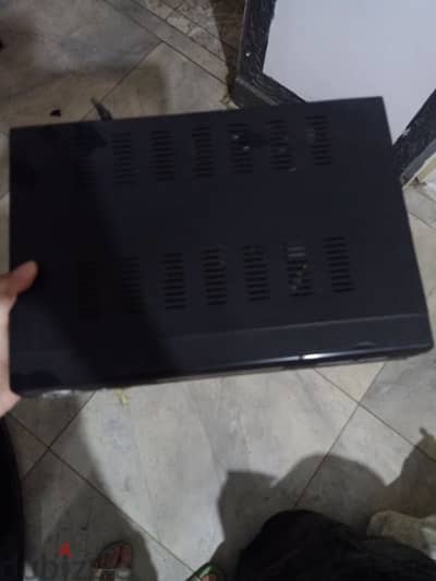 ريسيفر Sharp Star 9000 بحالة ممتازة ومعاه الريموت الأصلي