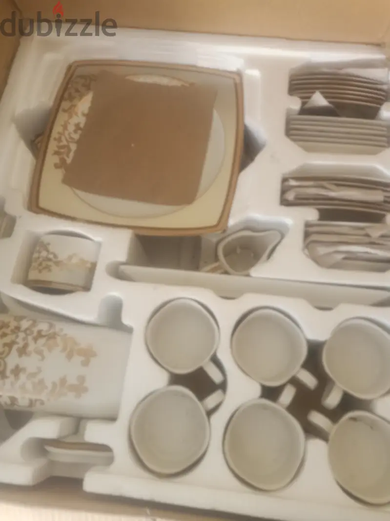 طقم سفره ١٣١ قطعه65054070569602121