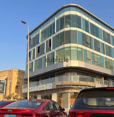 عيادة للبيع علي شارع الشباب مباشرة في قلب الشيخ زايد بجوار المجمع الإسلامي وبالقرب من مستشفي جلوبال كير