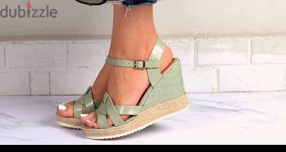 NEW Sandal with its box