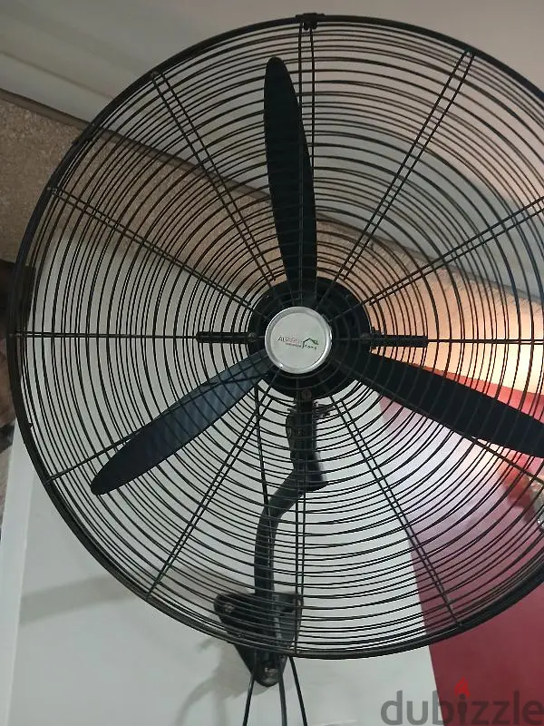 مروحة مستعملة حالة ممتازة