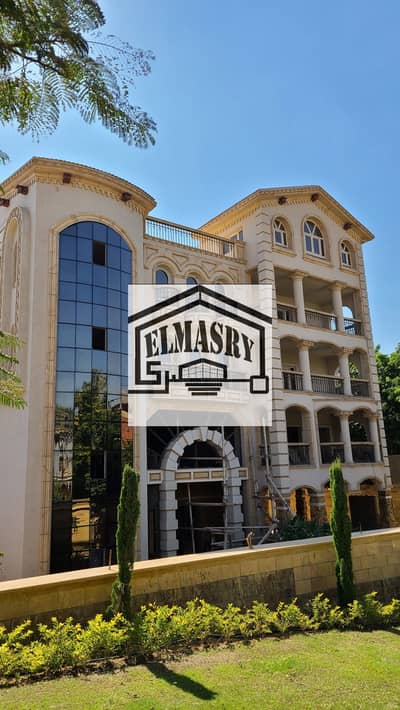 Villa with a swimming pool, 2000 square meters of built area, for sale in Al-Haliz, one of the most prestigious villa areas in Rehab. Located in a pri