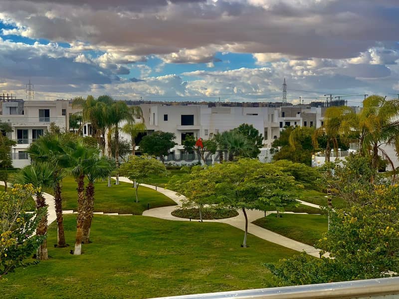 3 Bedrooms 185 sq.M Apartment for sale 7,000,000 EGP in Cleopatra Square Compound, Sheikh Zayed