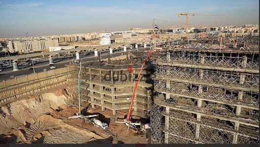 مكتب لقطه ريسيل ذا ارك ايست على 90 الجنوبي مباشر القاهرة الجديدة بالدور الارضي السفلي مساحة 56 متر نصف تشطيب مقدم والباقي على 4.5 سنة