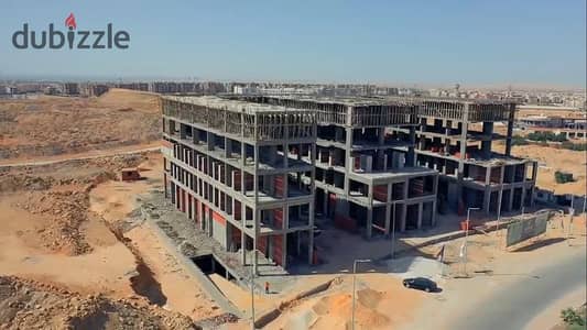 عياده طبيه فى  قلب مركز خدمات الشروق علي محور الحريه الرابط بين طريق السويس وطريق الاسماعيلية  بجوار بنزينه وطنيه وقريب من كمبوند دار مصر