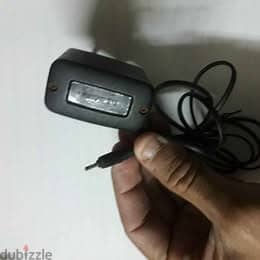 شاحن نوكيا الاصلي . . سن رفيع . . استخدام خفيف جدا . . ب سعر 150 جنيه