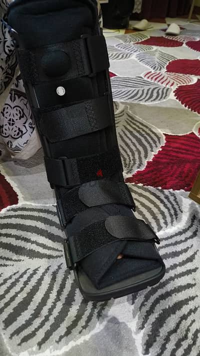Air Walker طبي طويل بمضخة هوائية – تايواني – شبه جديد