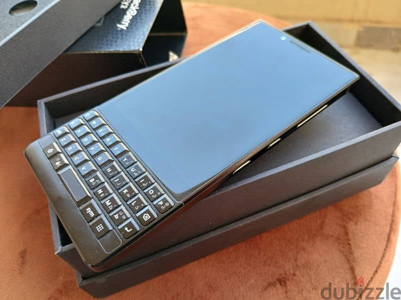 BlackBerry KEY² Black 1