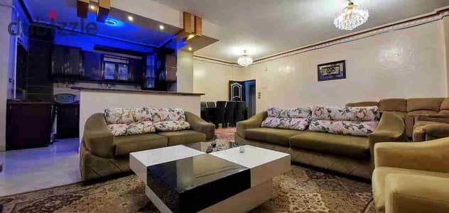 شقه مفروشه  فرش فندوقى بالمستثمر الصغير بالشيخ زايد