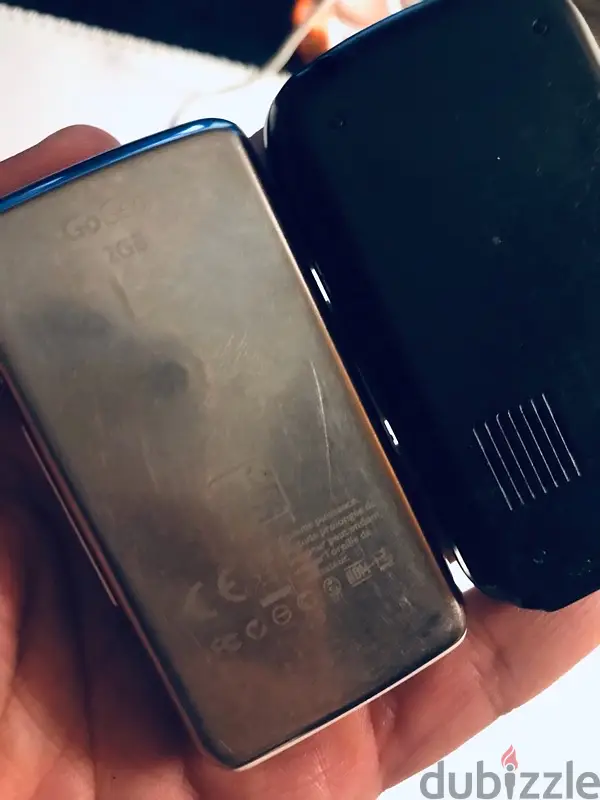 جهازين mp3  من فيلبس وارد الخارج مساحة الواحد ٢ جيجا
