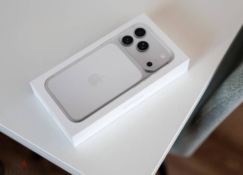 iPhone 17pro silver 256gb - Mobile Phones - 206425277