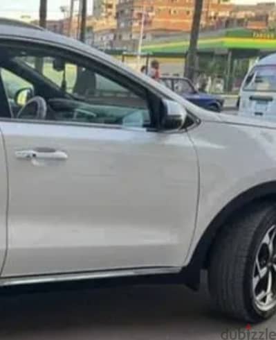 باب يمين كيا سبورتاج لون ابيض حاله ممتازه جديد لانج بدون خربوش