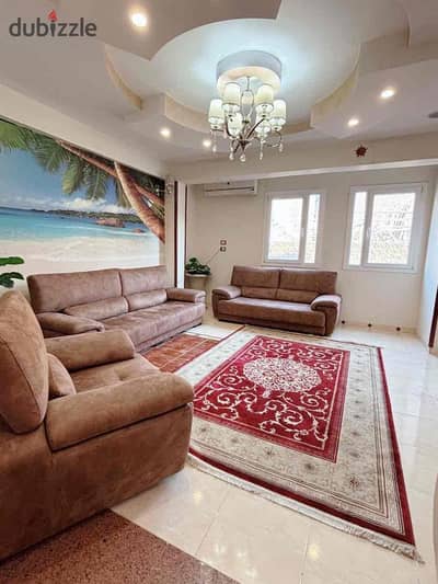 ‏شارع النزهة أمام كافتيريا Castello شرق السكة الحديد