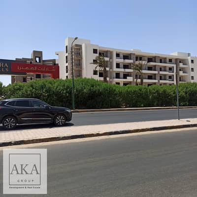 أستوديو كامل التشطيب بمساحة ( 61 متر مربع ) بموقع مميز بكمباوند شلالات الهمبرا - Pool View - من أكـــ جروب للتنمية العقارية - الغردقة - البحر الأحمر