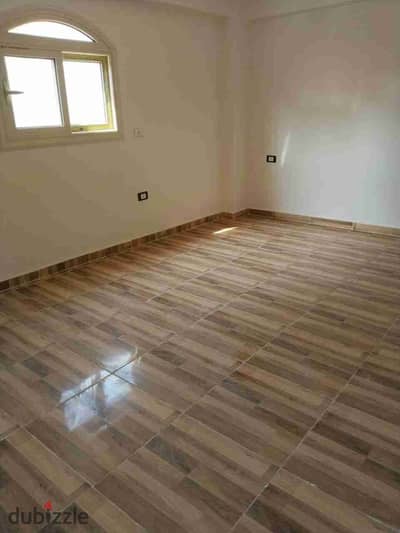 Apartment for rent, empty, in October