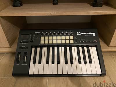 Novation Launchkey 25 [MK2] midi keyboard