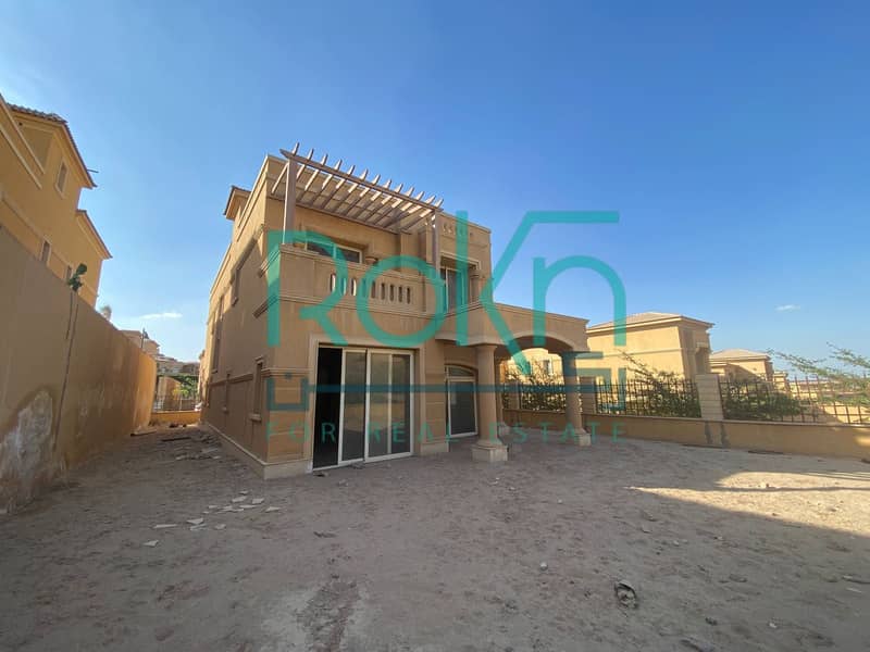4 Bedrooms 660 sq.M Villa for sale 26,000,000 EGP in Meadows Park Compound, Sheikh Zayed