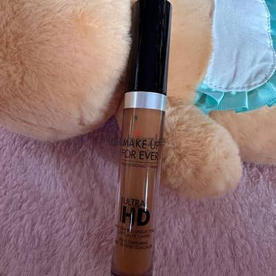 make up for ever ultra HD light capturing self-setting concealer