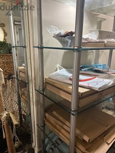 vitrine. imported columns. فترينه ٤ رفوف