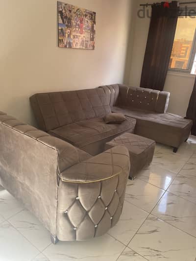 كنبه ٣ قطع للبيع مع طرابيزة زجاج