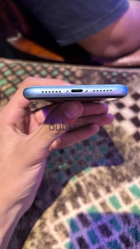 iPhone 11 4