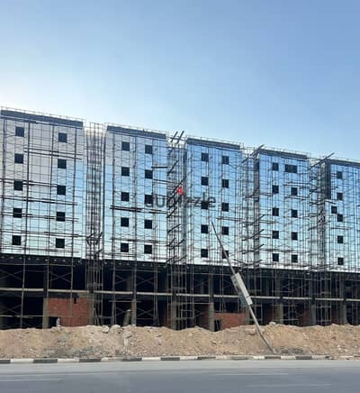 Shop for sale in Sheraton, street-facing, 10-year installments, built and ready.  Shop for sale directly on the facade.