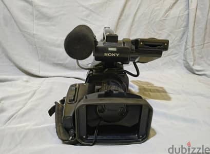 كاميرا sony sd 1000 ذاكره داخليه 32 جيجامعاها  والكشاف و٢ بطاريه