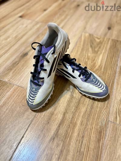 جزمة كرة قدم Adidas F50 Messi أصلية