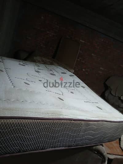 مرتبة فوم طبي + Memory Gel – مقاس 180×200 – حالة ممتازة