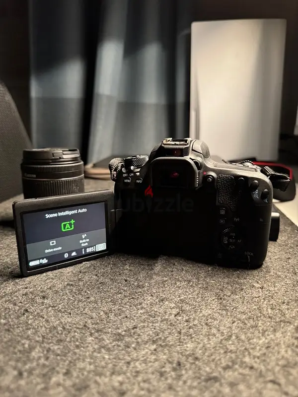 Canon EOS 77D65581918461186122